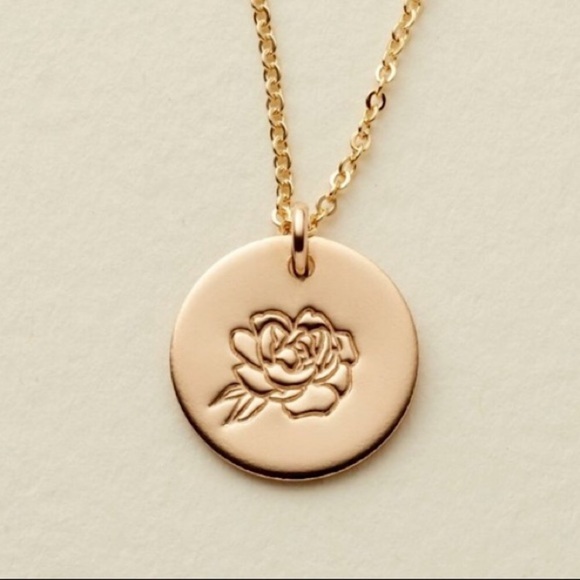 Minimal Birth Month Flower Pendant Gift Necklace - Picture 5 of 16